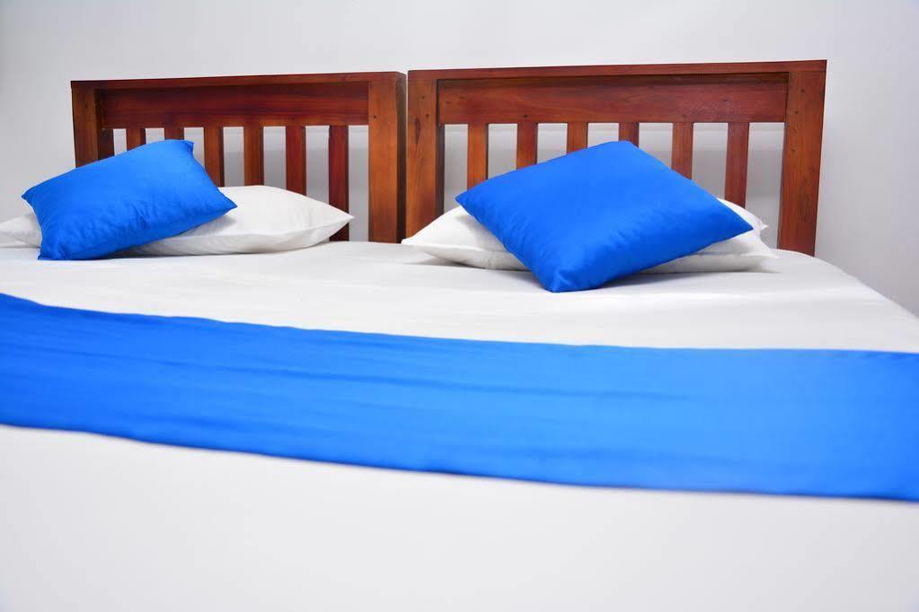 Thisara Guest House Полоннарува Экстерьер фото